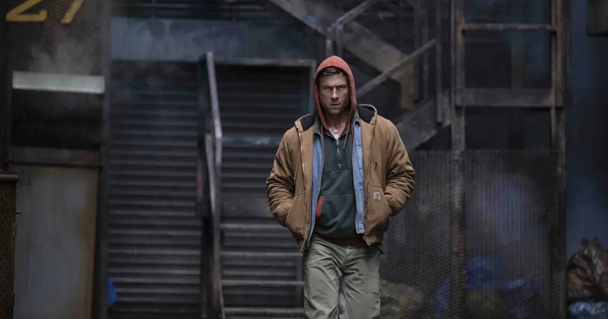 Glen Powell diz ter se dedicado em cenas de ação de "O Sobrevivente"