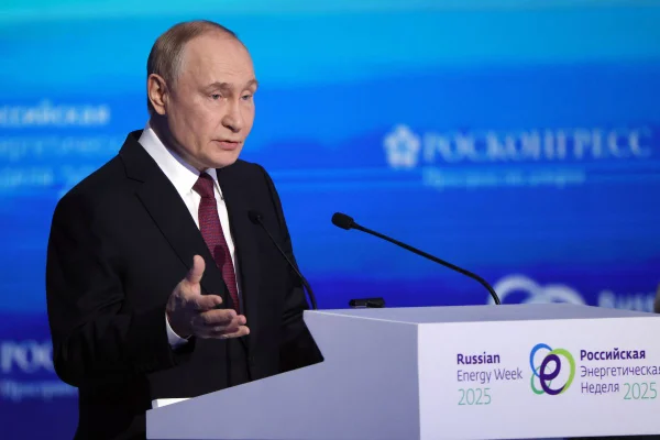 Medvedev diz que EUA forçam Rússia a considerar testes nucleares