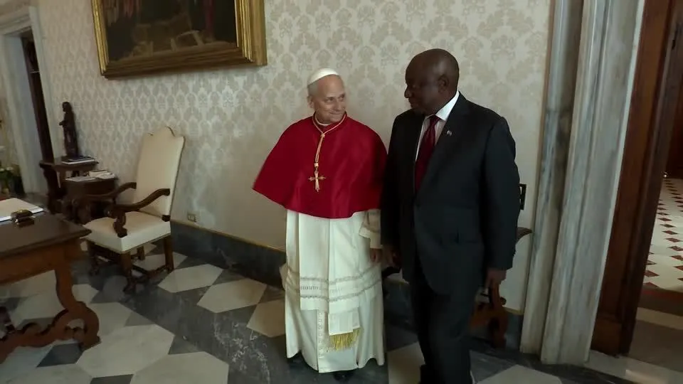 Papa Leão XIV se reúne com presidente da África do Sul no Vaticano