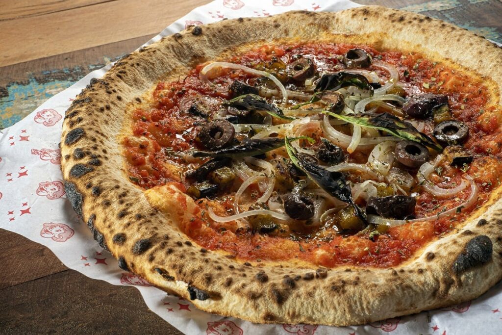 Feriadão de calor em Curitiba promete programação intensa para todos os gostos 7 Pizzaria da Mathilda leon