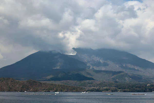 Erupção do vulcão Sakurajima