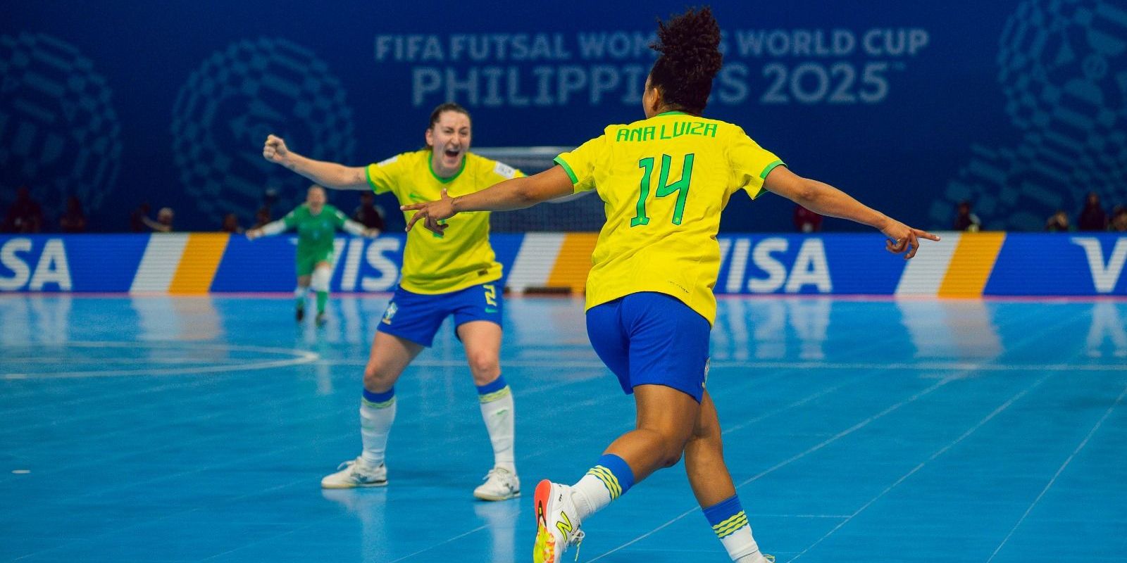 ana luiza e debora vanin mundial de futsal 20225.jpg