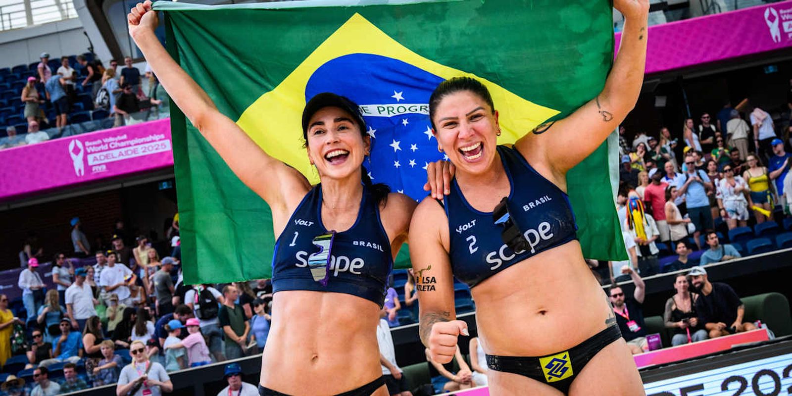 carol solberg e rebecca bronze mundial 205 volei de p.jpg
