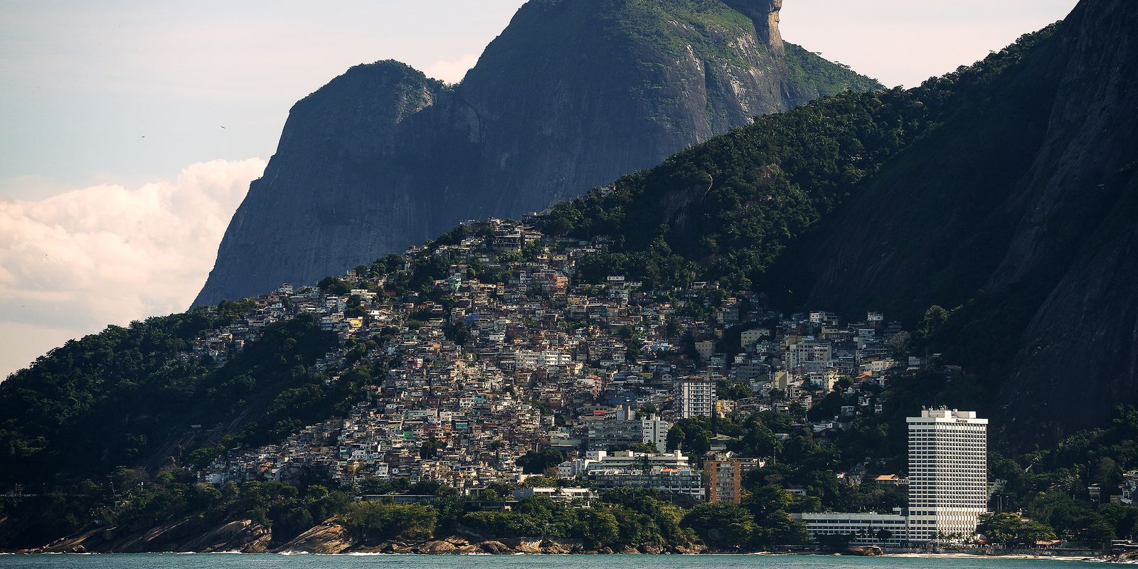 comunidade do vidigal no rio de janeiro 2406219956 0.jpg