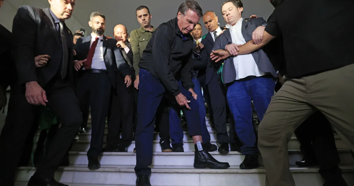 Tornozeleira de Bolsonaro: Polícia fará perícia para identificar danos