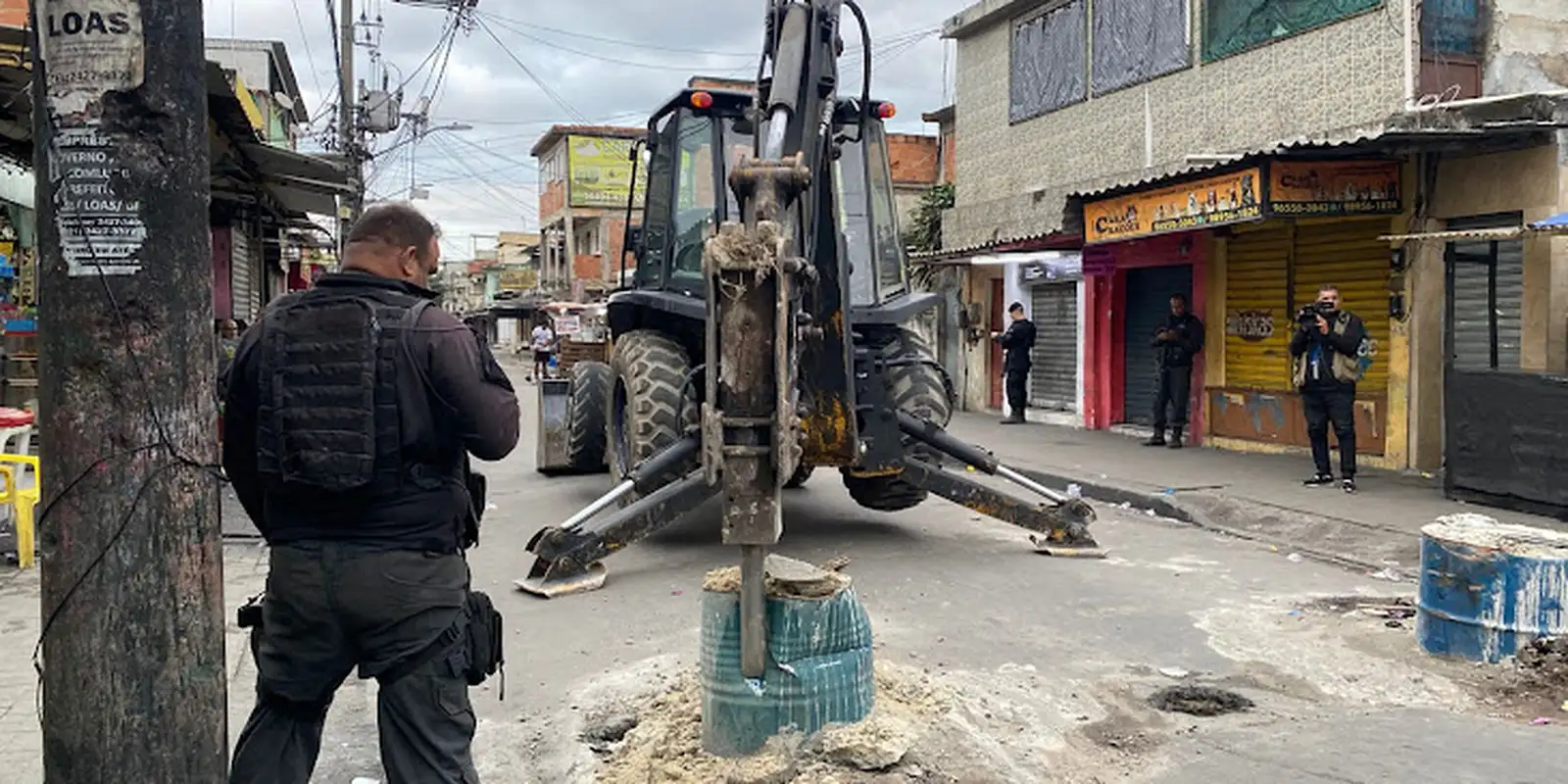 retirada de barricadas na cdd.jpeg