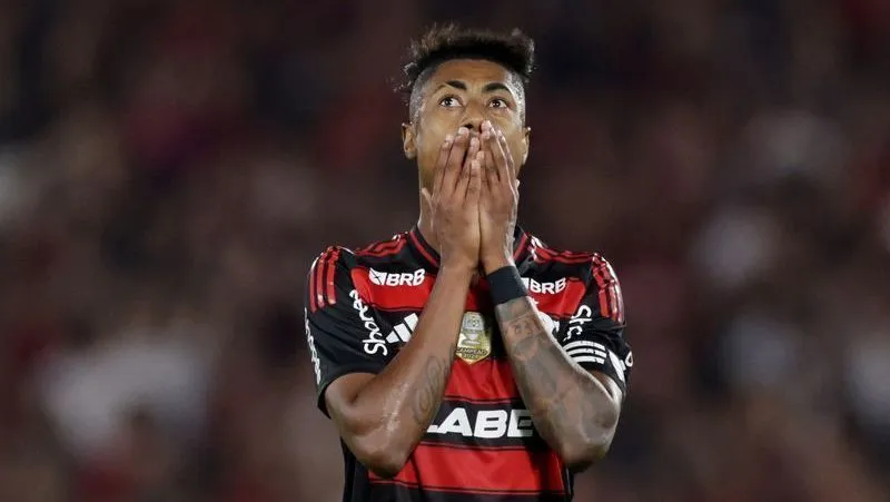 Especialista explica diferença entre caso de Alef Manga e de Bruno Henrique
