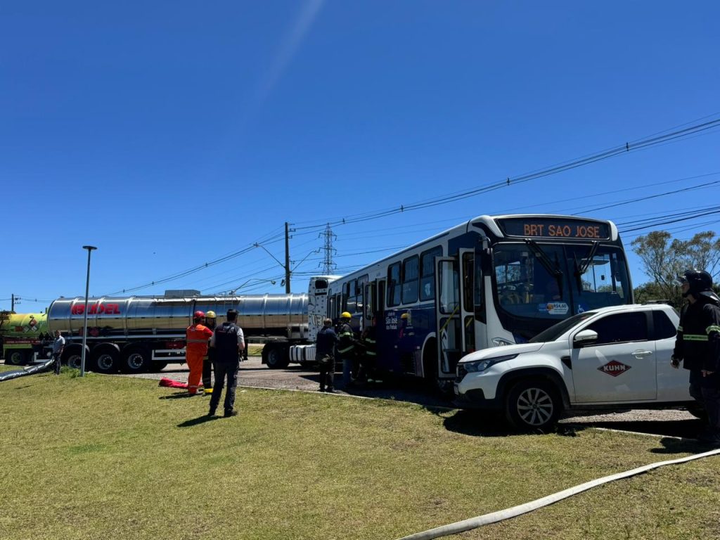 Mega simulado de atendimento a múltiplas vítimas é realizado no Parque São José
