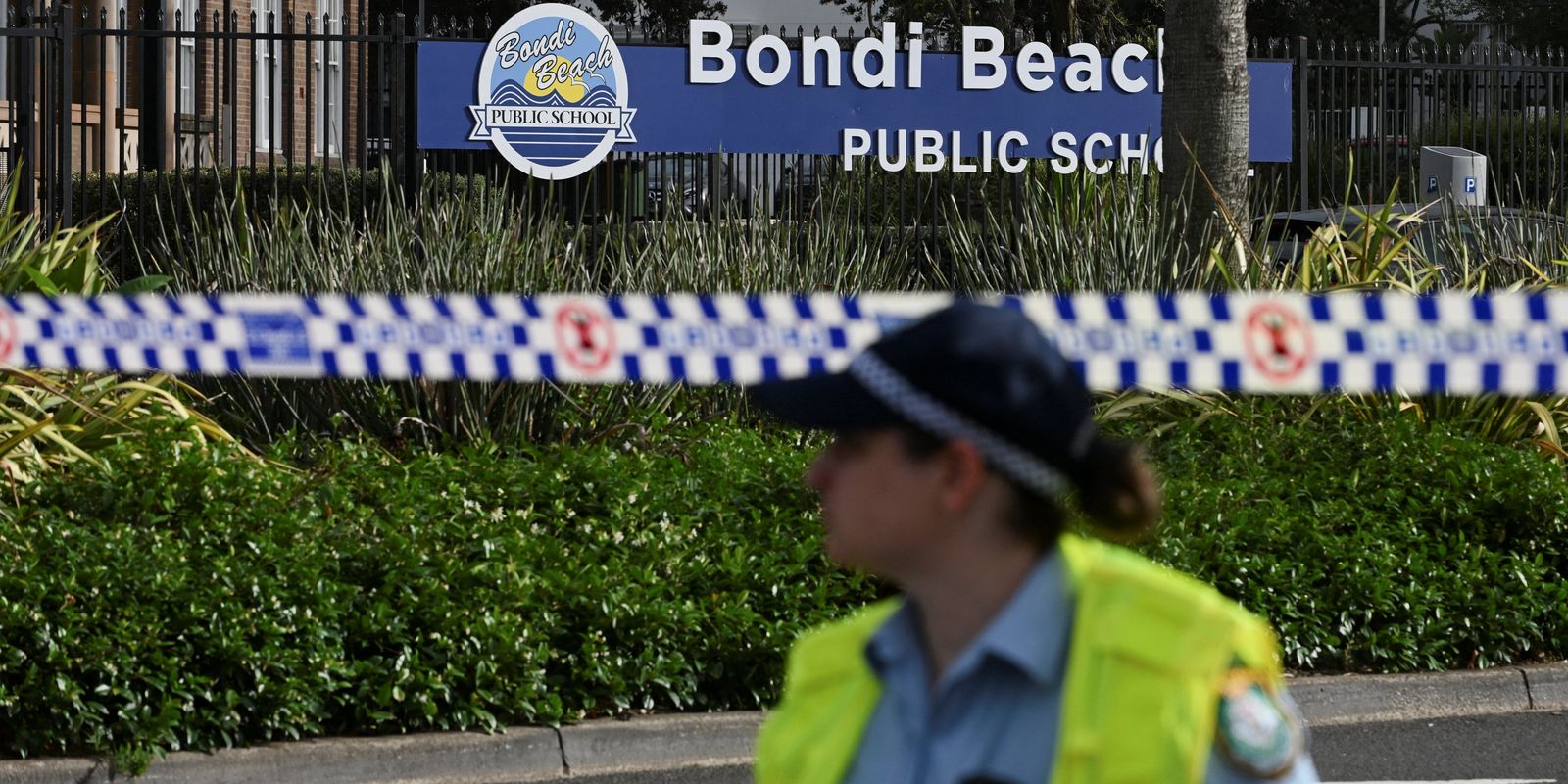 2025 12 14t212320z 670923427 rc2lgiaxuo2c rtrmadp 3 australia crime.jpg