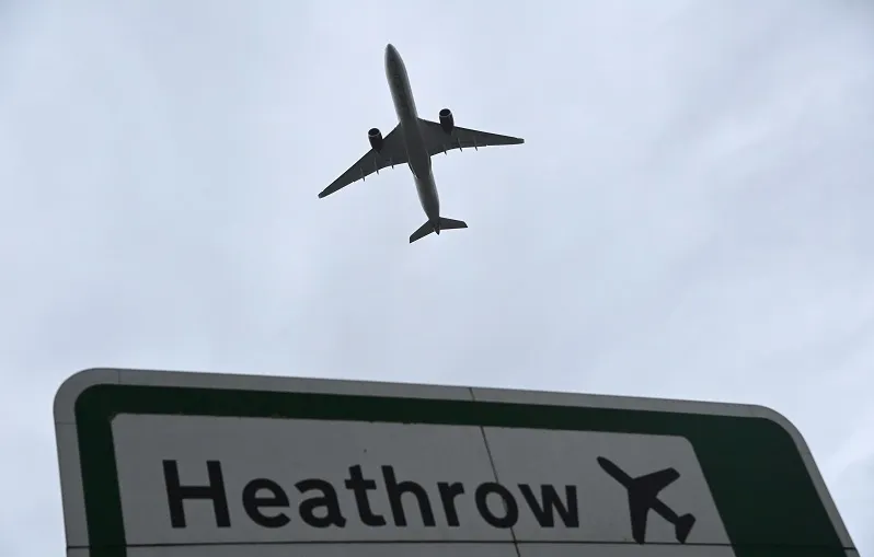 Incidente no principal aeroporto de Londres interrompe viagens de trem