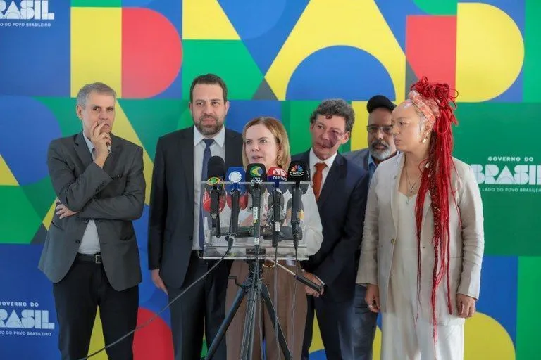Após parecer na Câmara, Governo reforça defesa do fim da escala 6x1