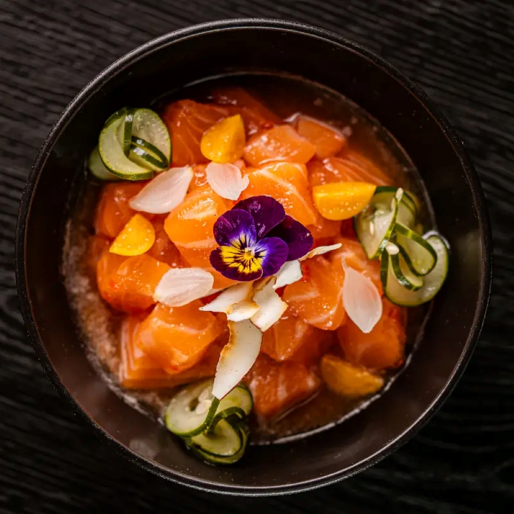 Ceviche: o prato que traz frescor, história e sabor para o verão 1 Ceviche Salmão