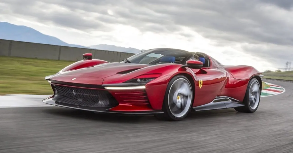 Ferrari Daytona SP3 tem o IPVA mais caro de São Paulo em 2026; veja modelo