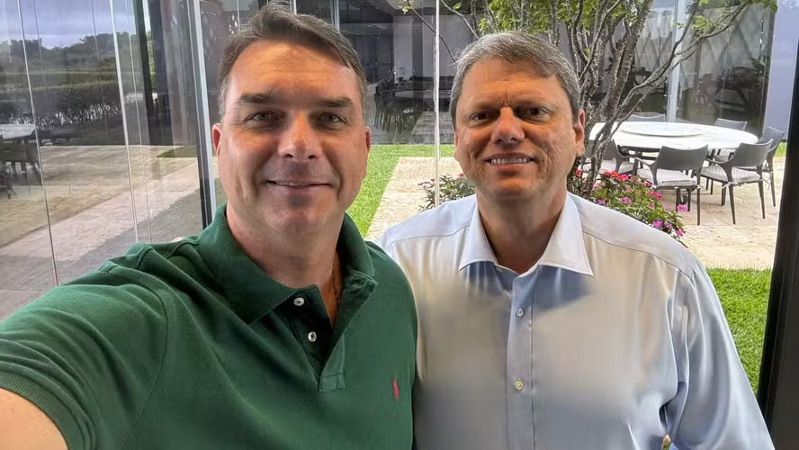 Tarcísio foi transparente e disse que "estamos juntos", diz Flávio