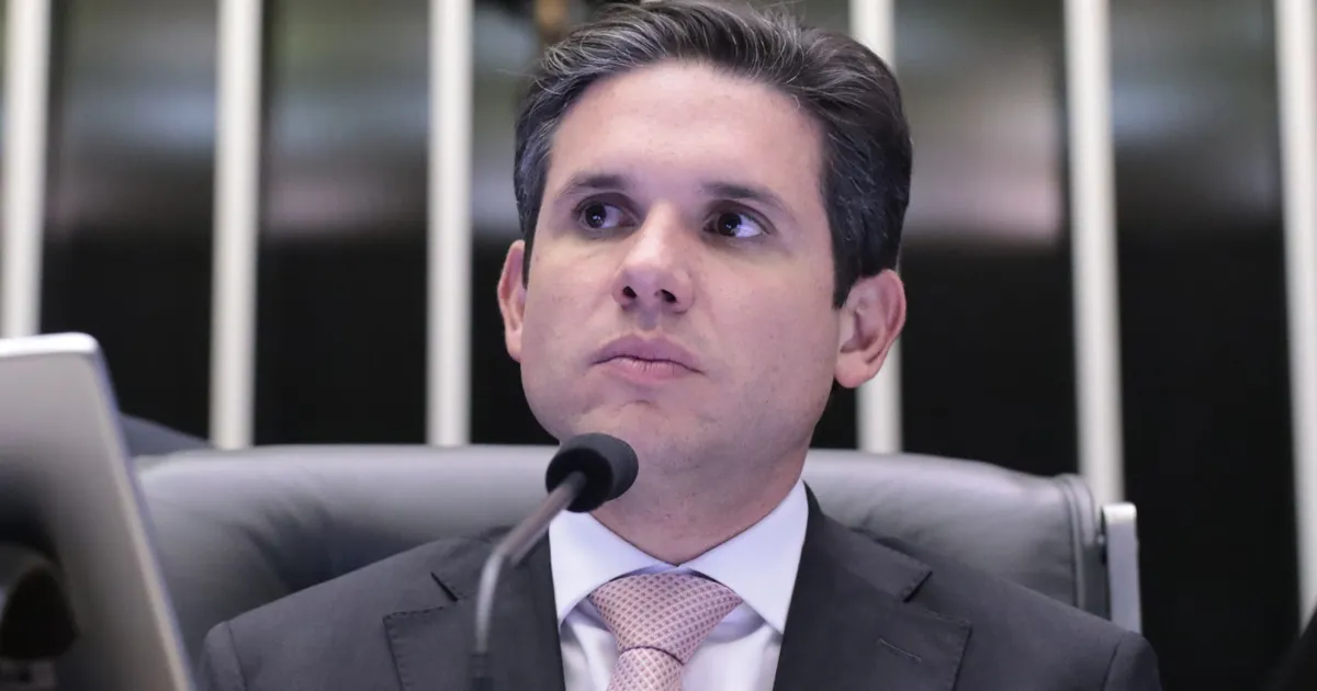 "Deputado pode muito, mas não pode tudo", diz Hugo Motta