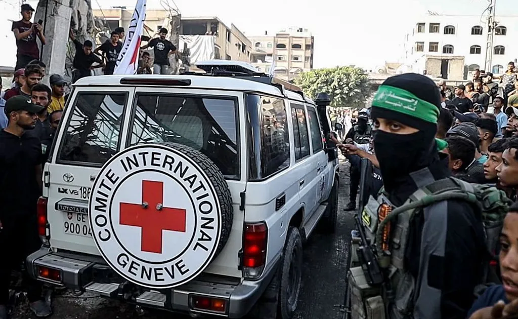 Restos mortais entregues pelo Hamas não são de refém de Gaza, diz Israel