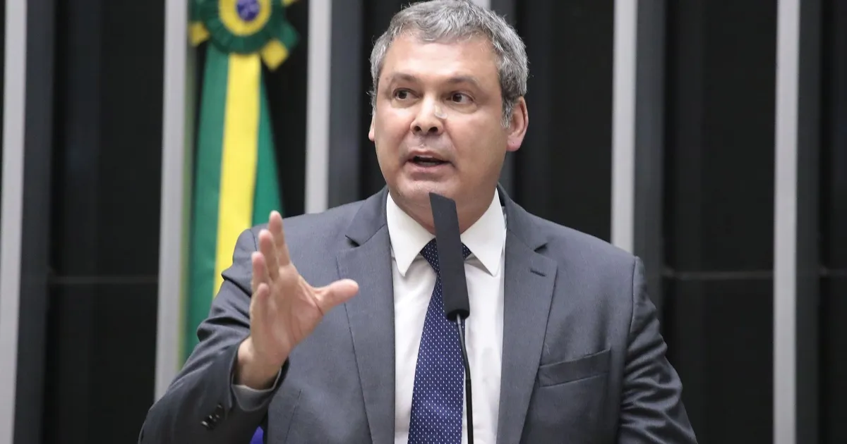 "Vitória do Estado de Direito", diz líder do PT sobre cassação de Zambelli