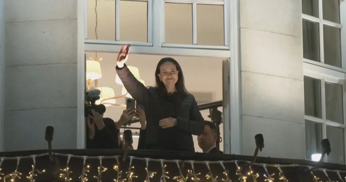 María Corina chega à Noruega e faz 1ª aparição pública em meses