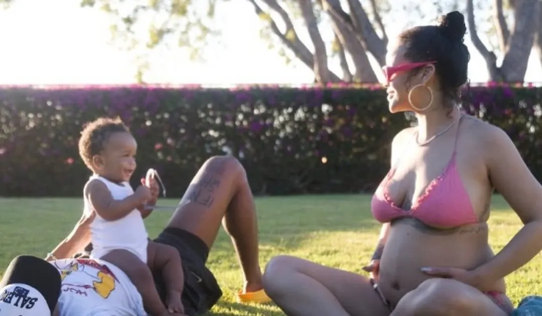 Rihanna celebra a Independência de Barbados e posta fotos em família