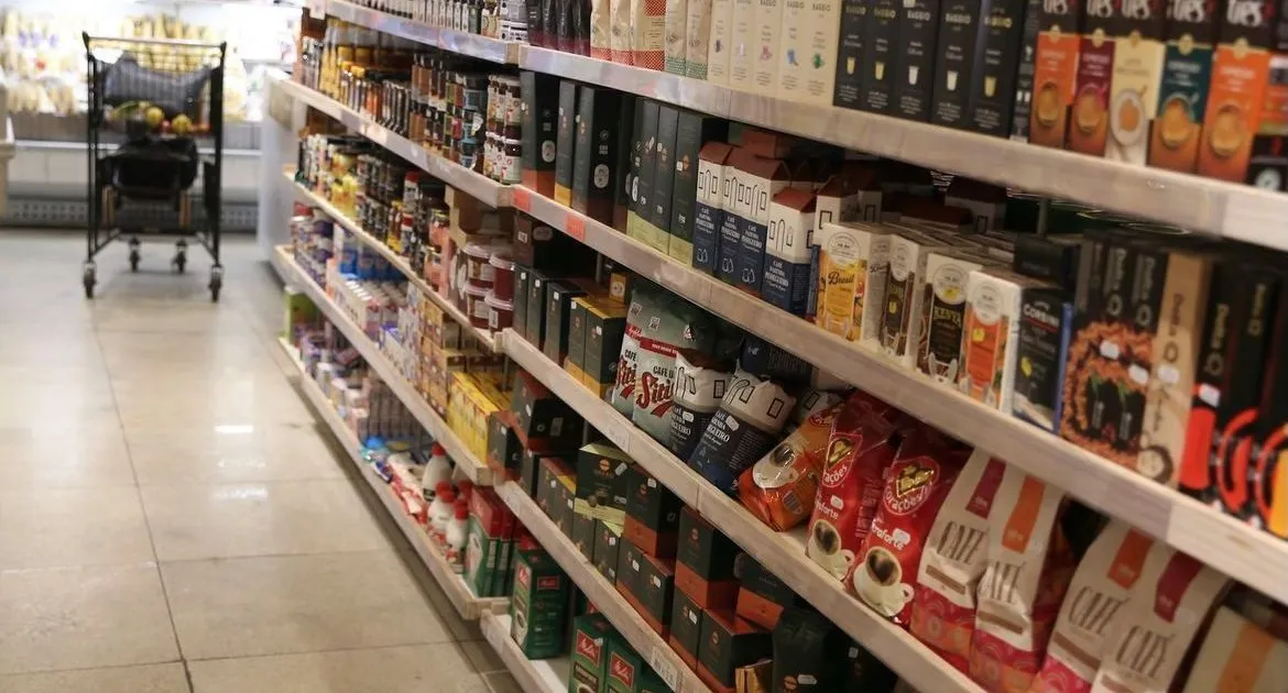 Safra favorece, mas câmbio deve impedir nova trégua de alimentos à inflação