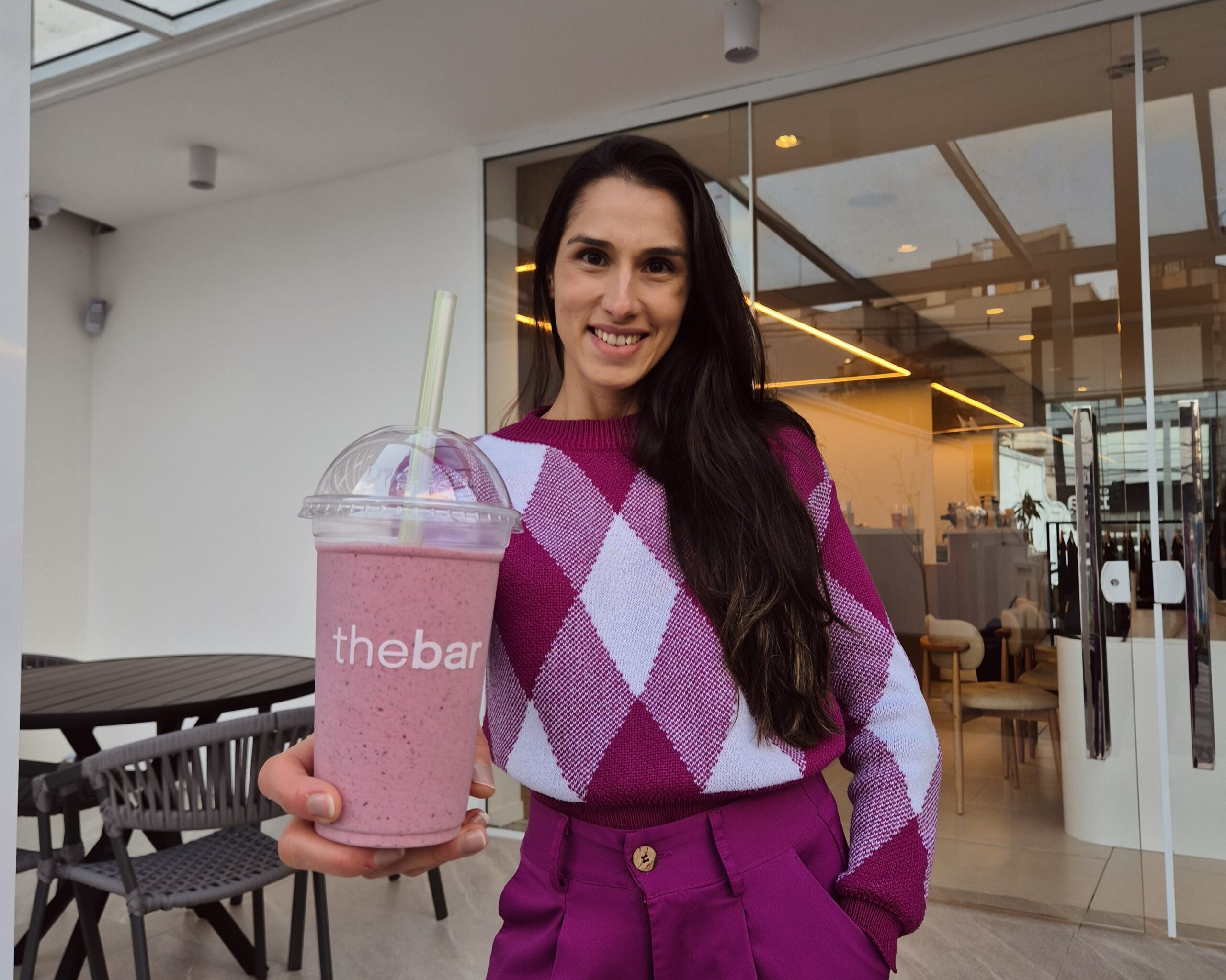 Thais THE BAR