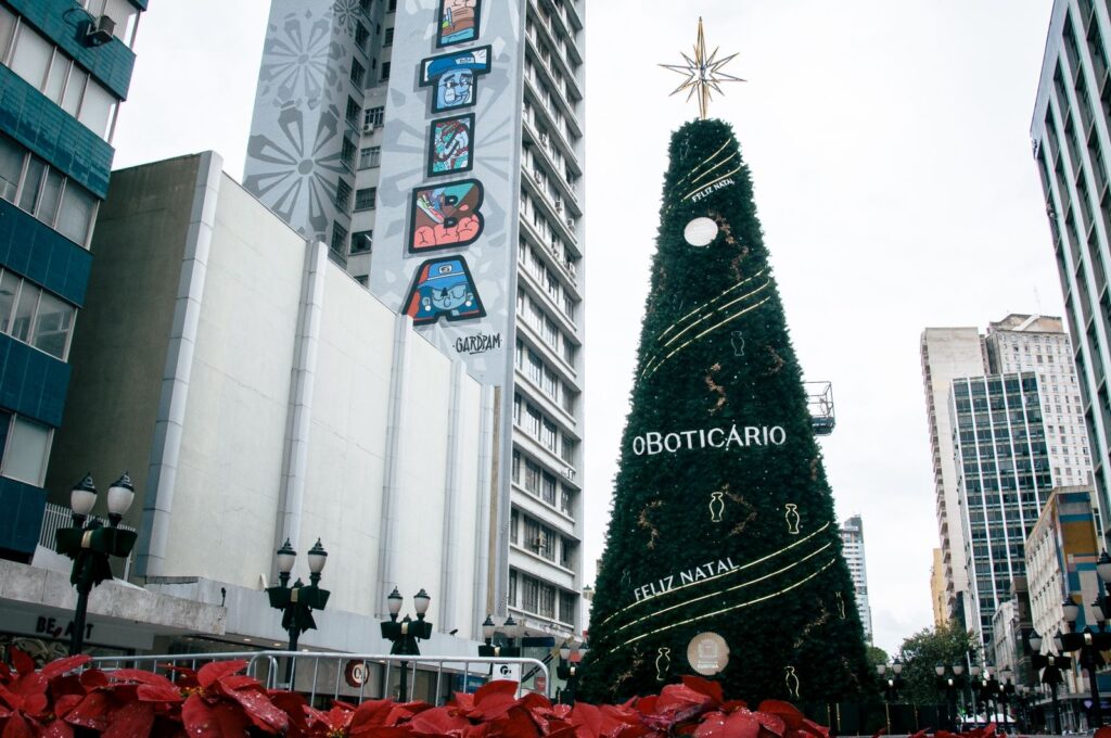 O Boticário promove espetáculo gratuito com balé suspenso em roda-gigante 2 WhatsApp Image 2025 12 01 at 15.54.31 (2)