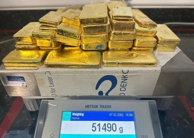 Piloto preso com mais de 51 kg de ouro é solto pela Justiça em Roraima