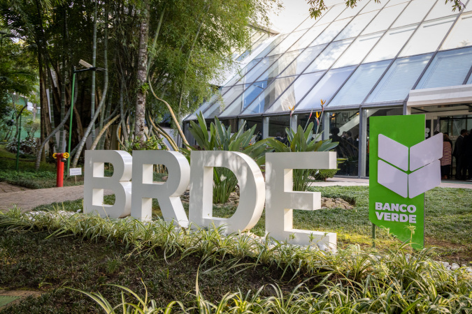 fachada banco verde 2 rbuhrer brde61anos 063.jpg