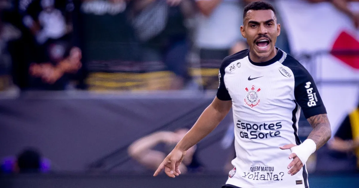 Matheuzinho provoca Arroyo após classificação na Copa do Brasil