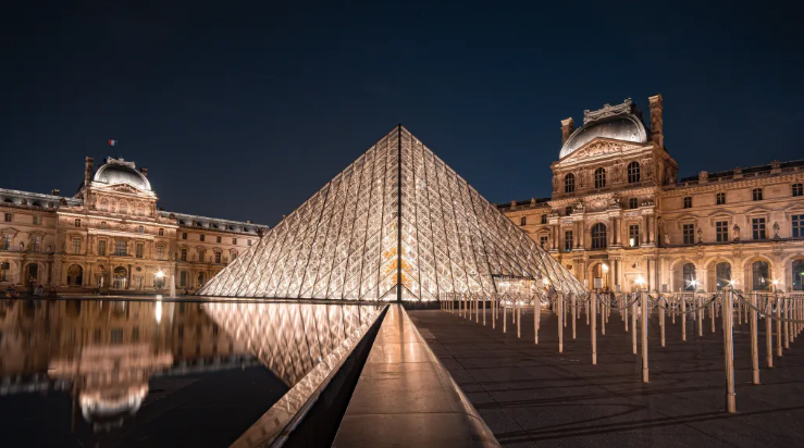 Sindicatos convocam greve no Louvre por melhores condições de trabalho