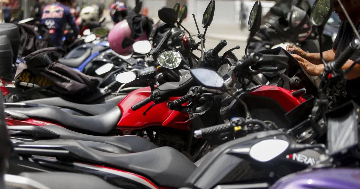 Câmara de SP aprova em 1º turno regulamentação do mototáxi por app