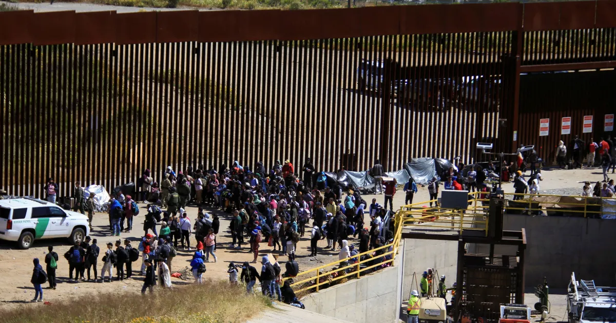 EUA suspendem todos os pedidos de imigração de 19 países