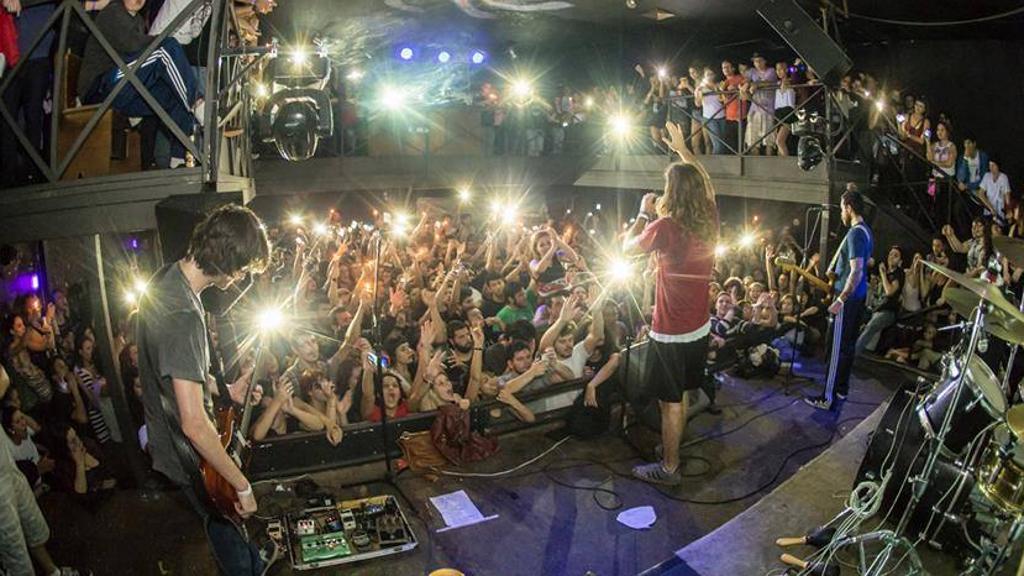 Emo e hardcore em Curitiba: a década em que a capital virou rota obrigatória do underground brasileiro 1 27faf60b71071bd05356cfd484400d4b full Emo e hardcore em Curitiba: a década em que a capital virou rota obrigatória do underground brasileiro