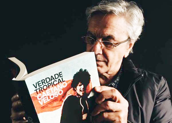 Livro Verdade Tropical Foto Divulgacao 22 Curitibana NomadRoots cria imersão literária inspirada na obra de Caetano Veloso
