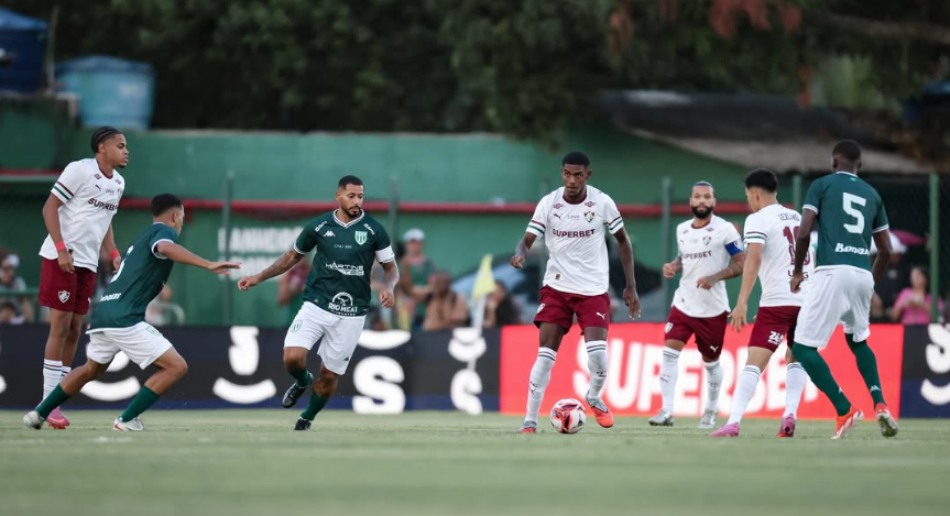 Carioca: Fluminense perde para o Boavista e vê John Kennedy sair com dores