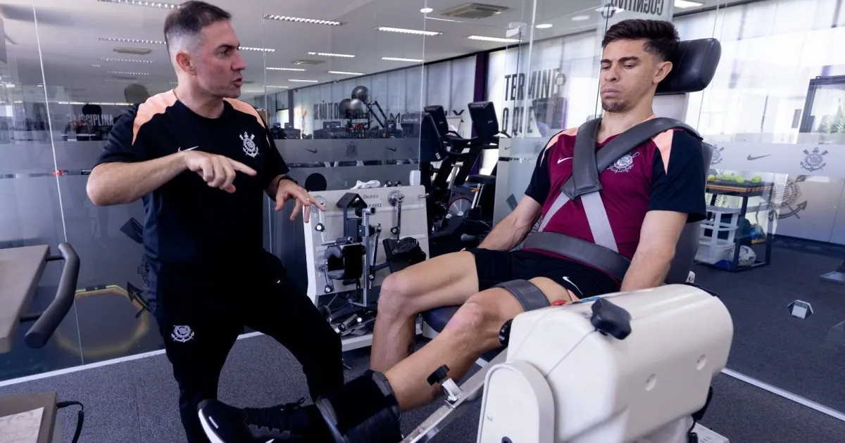 Gabriel Paulista participa de primeiro treino no CT do Corinthians