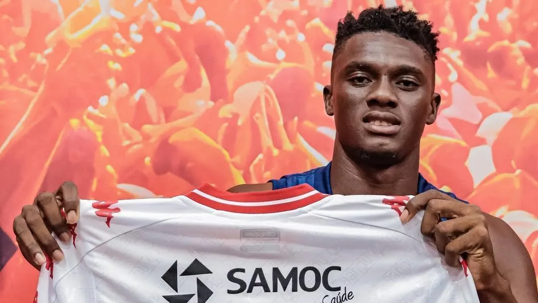 Haitiano Garrinsha, do Bangu, brilha contra Flamengo e faz golaço; veja