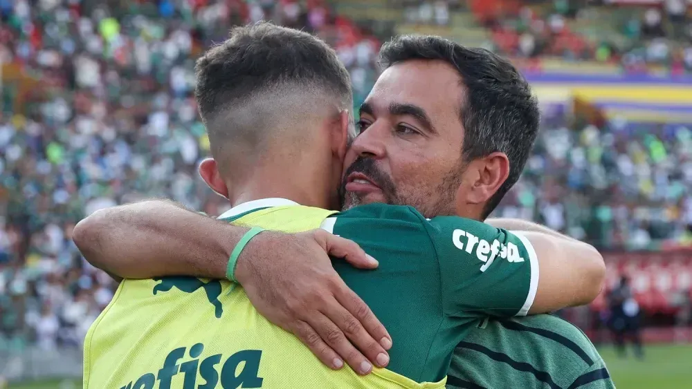 Diretor do Palmeiras após queda na Copinha: "Não jogamos p**** nenhuma"