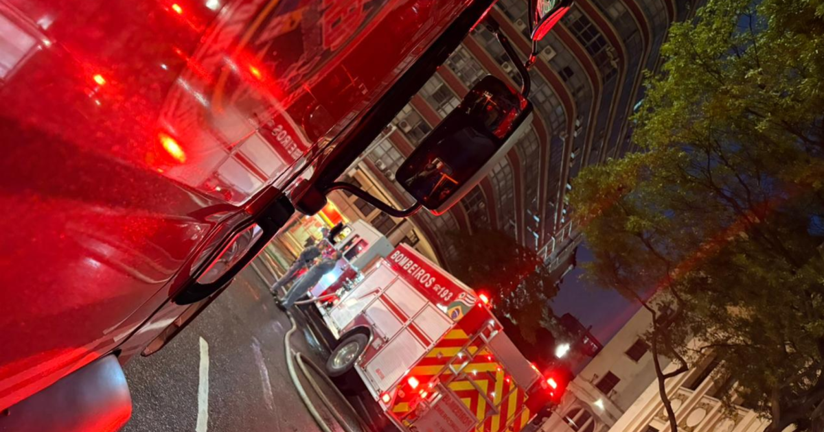 Incêndio na Sanfran: veja imagens do fogo na faculdade de Direito da USP