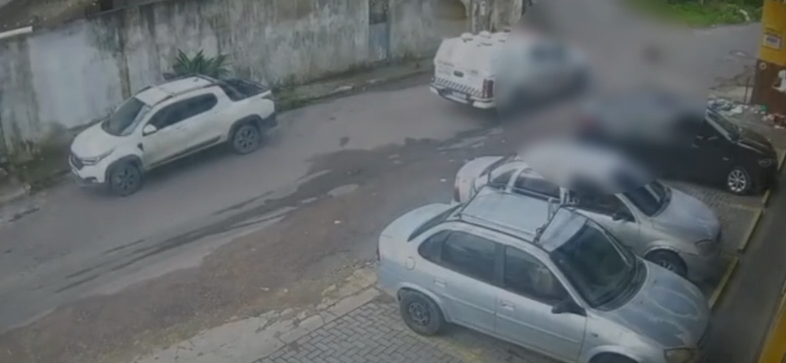 Policial é preso por atropelar e matar cães com viatura em Manaus