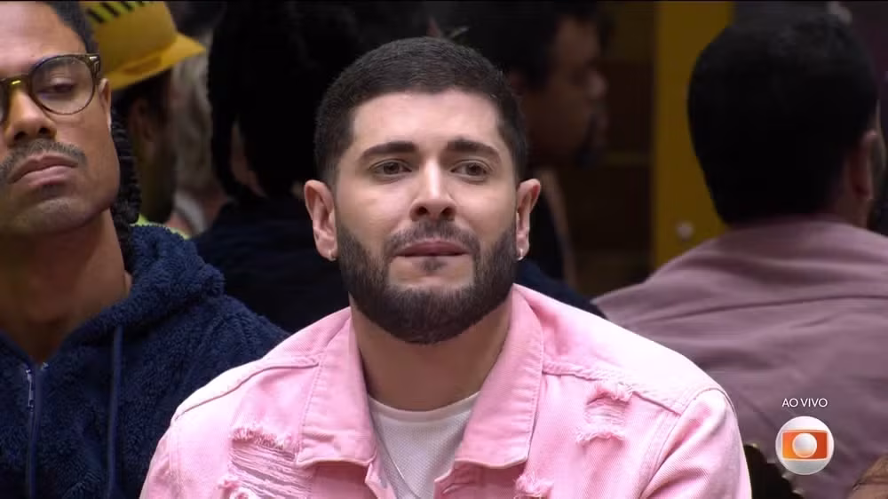 BBB 26: vestindo rosa, Marcelo é eliminado e reforça "maldição do rosa"