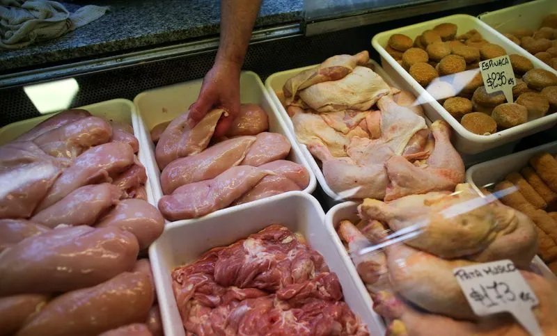 Exportações de carne de frango e suína batem recorde em janeiro 2026