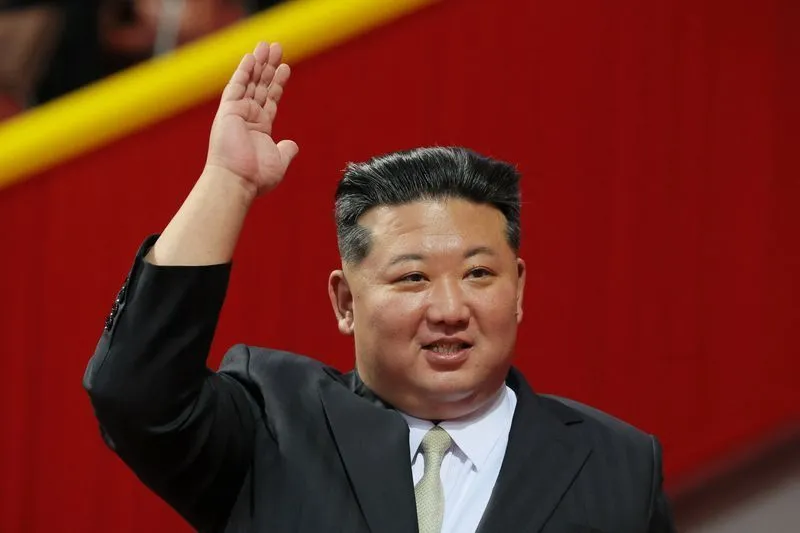 Kim Jong Un apresenta lançadores de foguetes antes de congresso do partido
