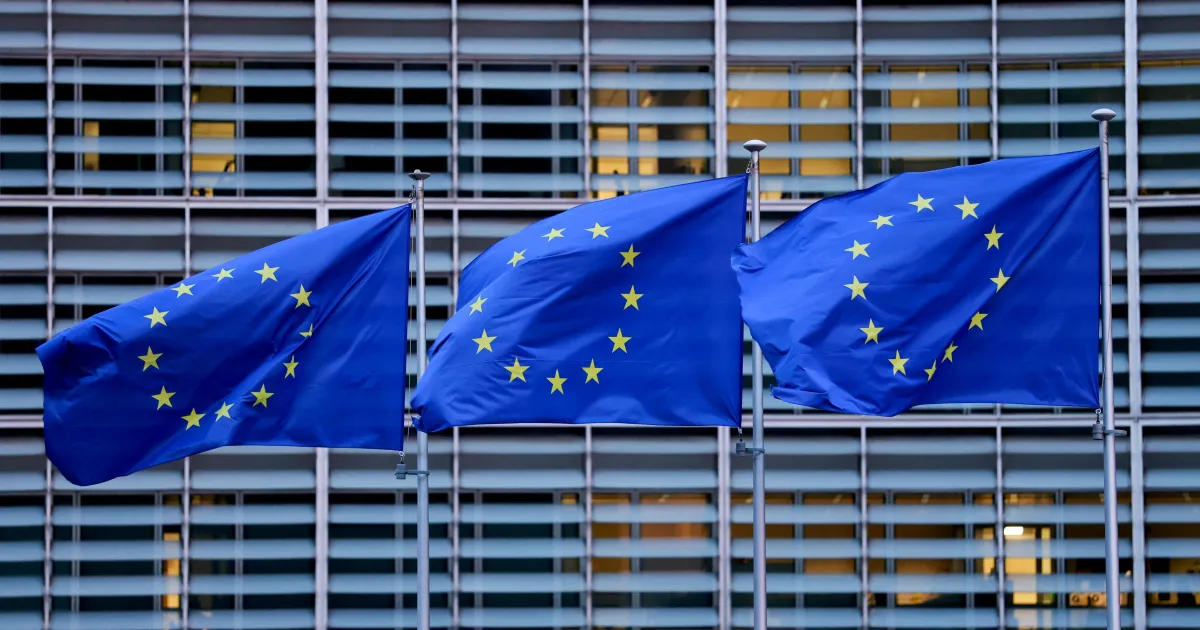 Parlamentares da UE decidem retomar trabalhos para acordo comercial com EUA