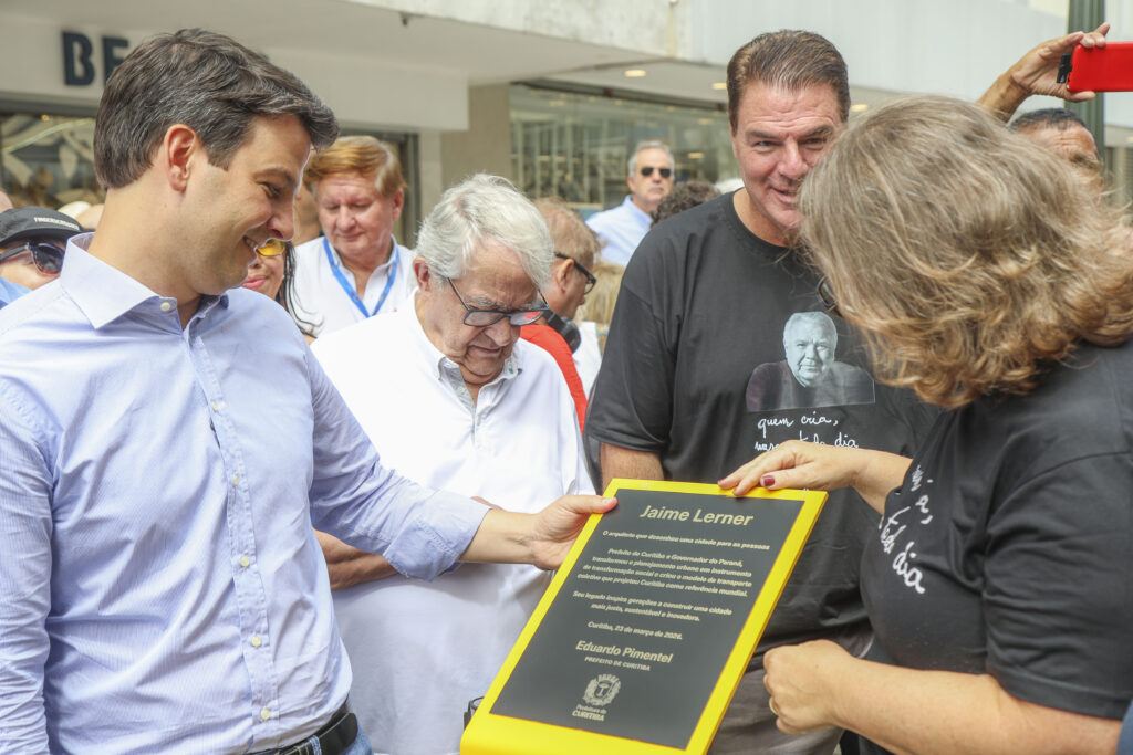 Jaime Lerner estátua