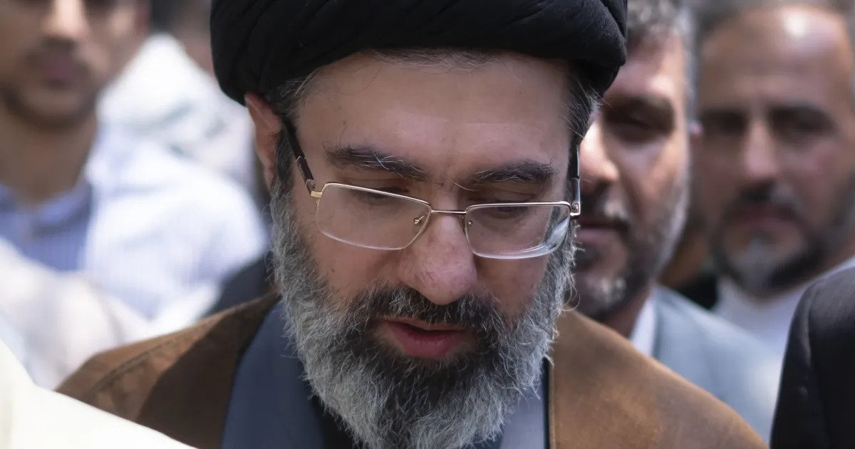 Sucessor de Khamenei, filho do aiatolá tem laços com Guarda Revolucionária