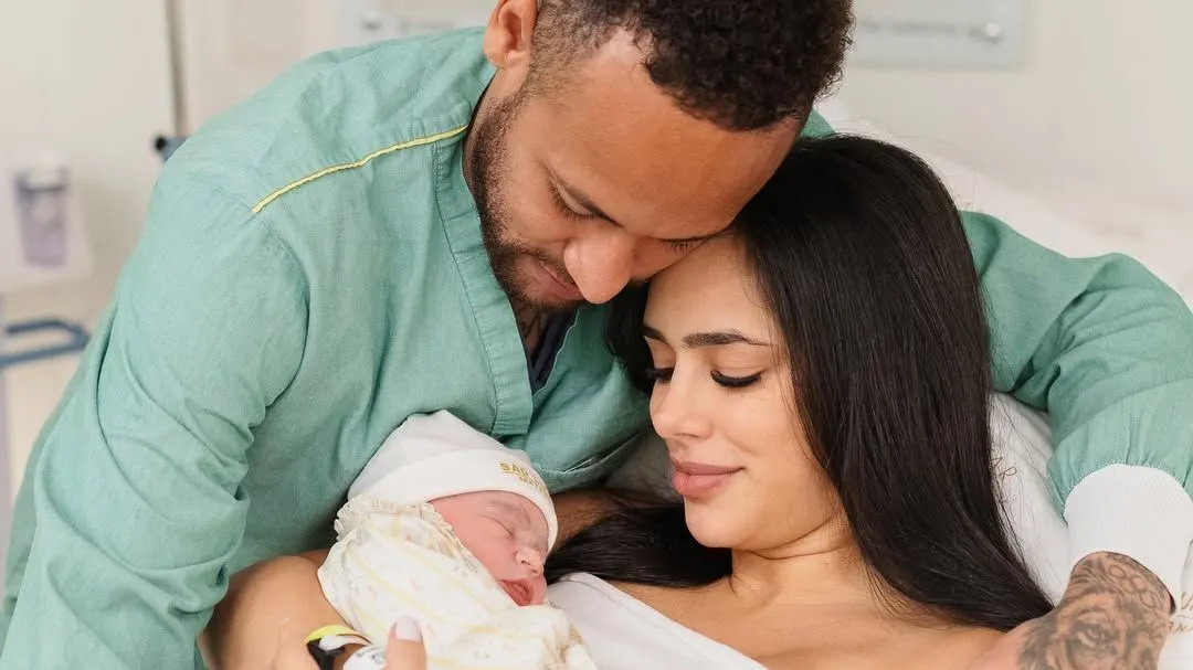 Filha de Neymar e Bruna Biancardi é levada ao hospital; entenda