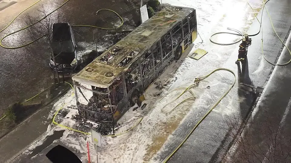 Incêndio em ônibus na Suíça deixa 6 mortos