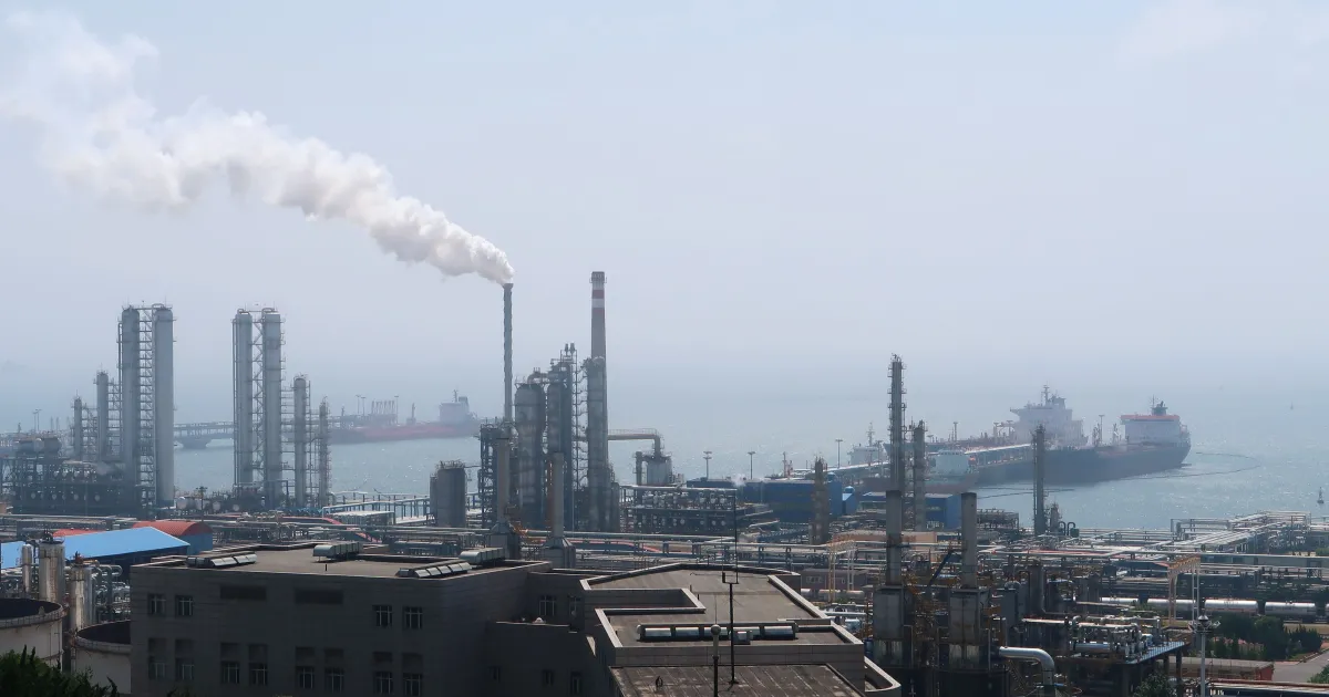 China pressiona refinarias para suspensão de exportações de combustíveis