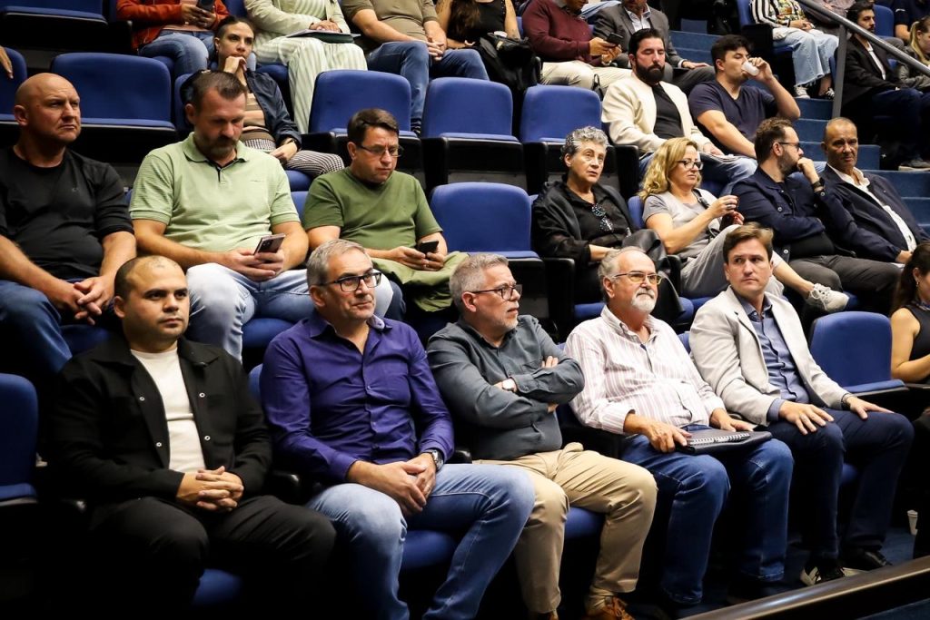 Audiência sobre revisão do Plano Diretor reúne 150 participantes na Câmara de São José dos Pinhais